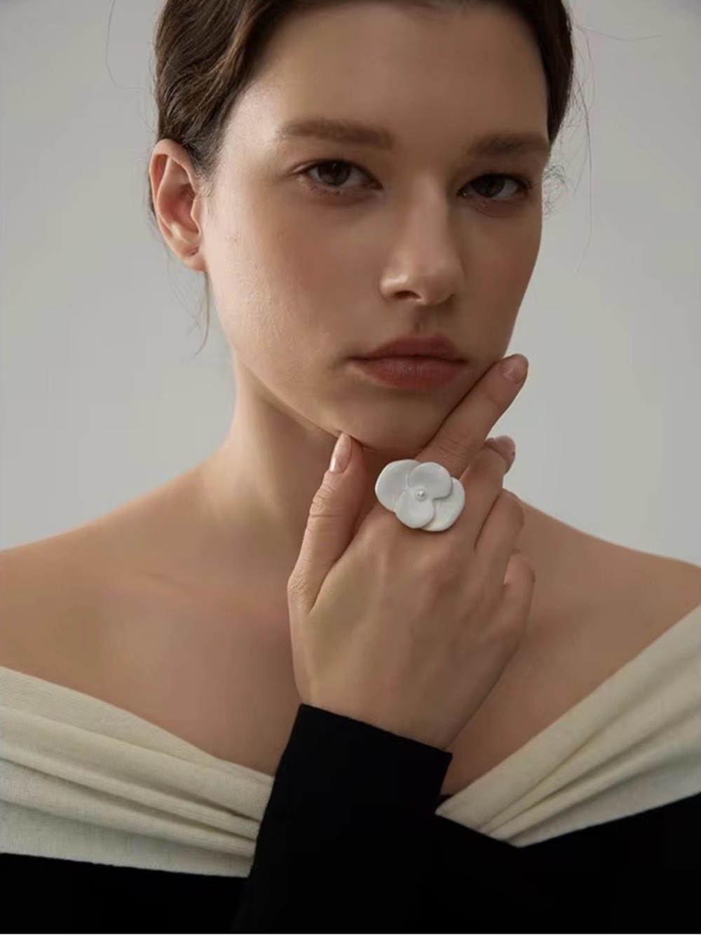 White Floral Pearl Ring with Gold Trim - Women Jewelry - Picture 6 of 6